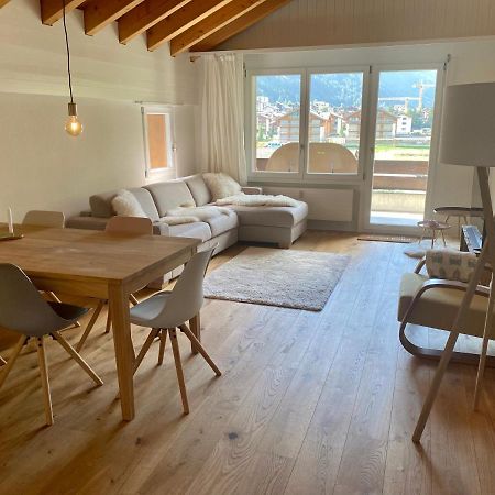 Moderne Dachwohnung Naehe Zermatt Mit Balkon テッシュ エクステリア 写真