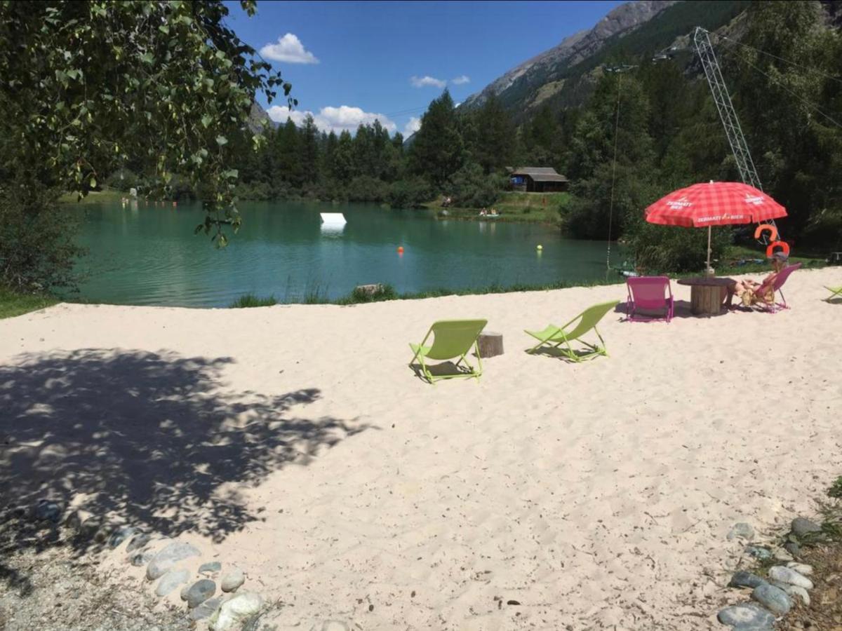Moderne Dachwohnung Naehe Zermatt Mit Balkon テッシュ エクステリア 写真