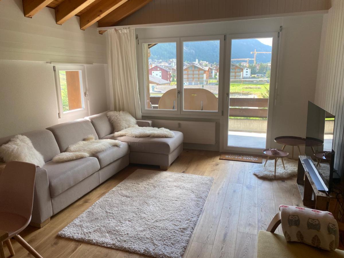 Moderne Dachwohnung Naehe Zermatt Mit Balkon テッシュ エクステリア 写真