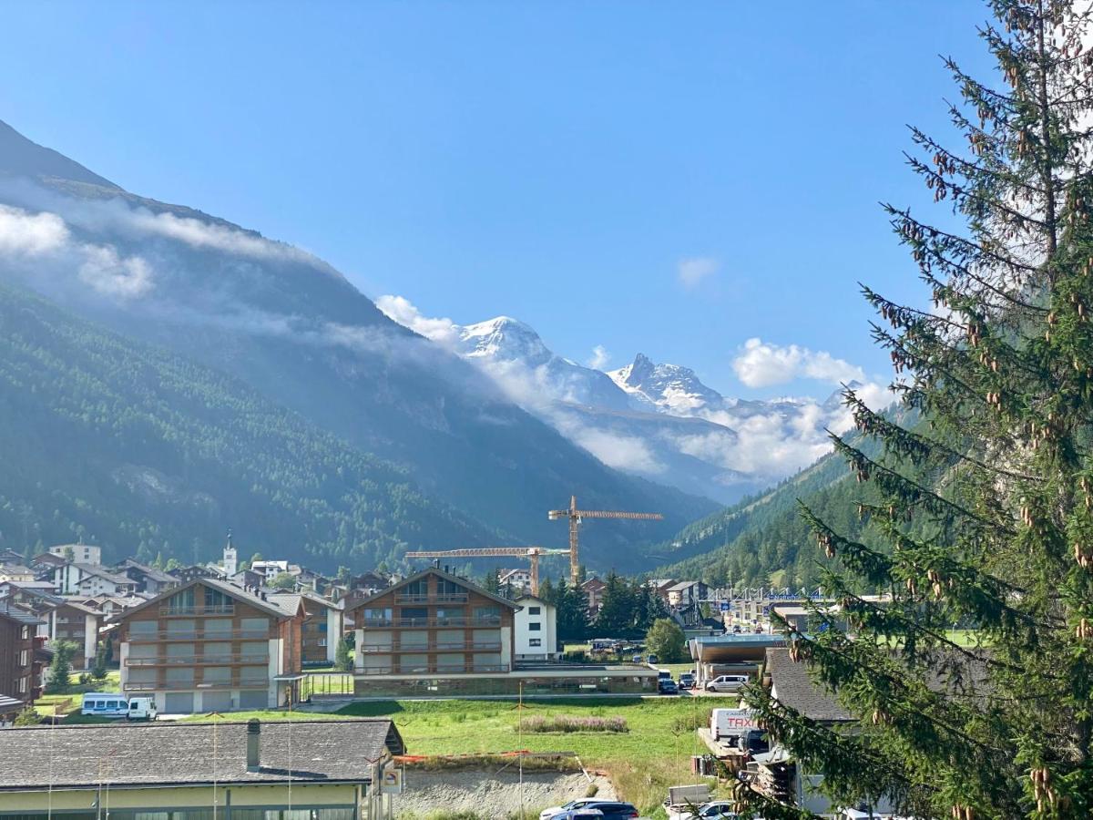 Moderne Dachwohnung Naehe Zermatt Mit Balkon テッシュ エクステリア 写真
