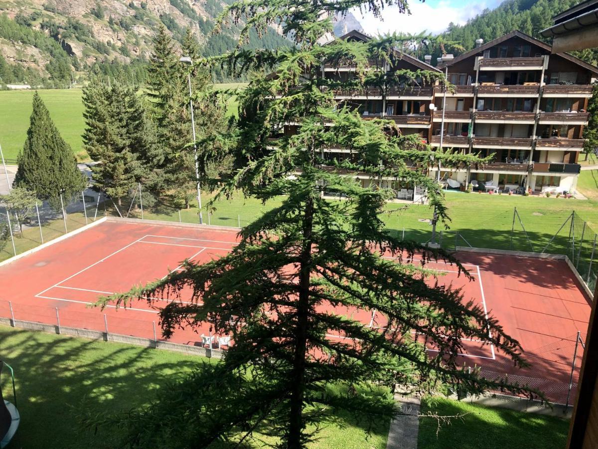Moderne Dachwohnung Naehe Zermatt Mit Balkon テッシュ エクステリア 写真
