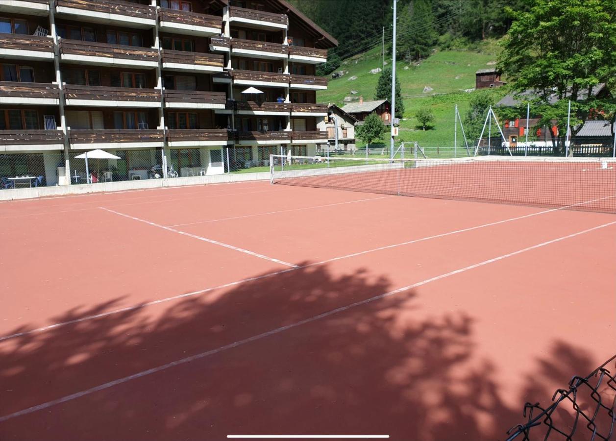 Moderne Dachwohnung Naehe Zermatt Mit Balkon テッシュ エクステリア 写真