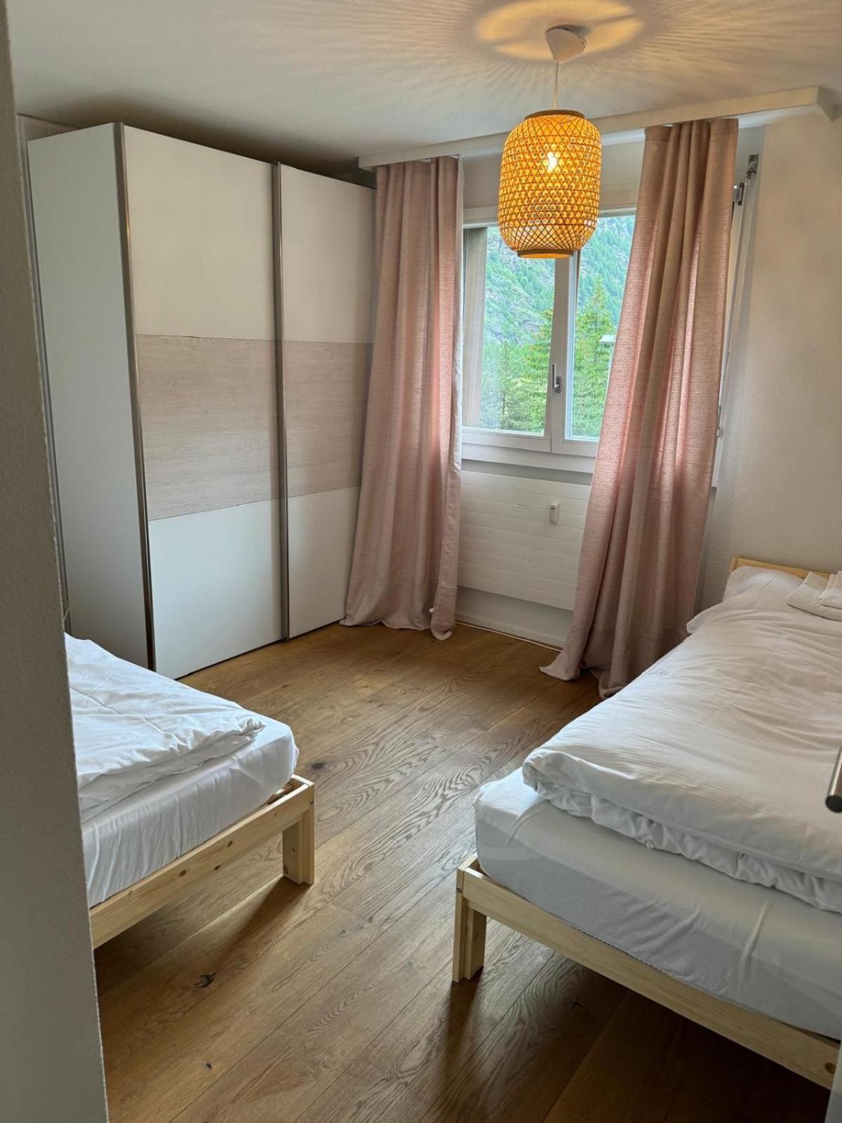 Moderne Dachwohnung Naehe Zermatt Mit Balkon テッシュ エクステリア 写真